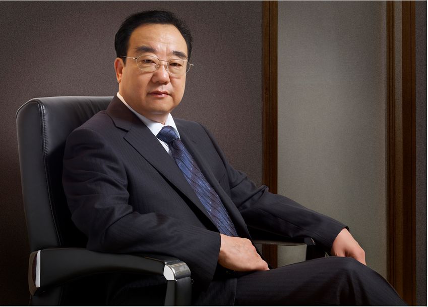 天津AG旗舰厅官网十八街麻花制作技艺的传承人李辉忠先生入选第五批国家级非遗传承人名单
