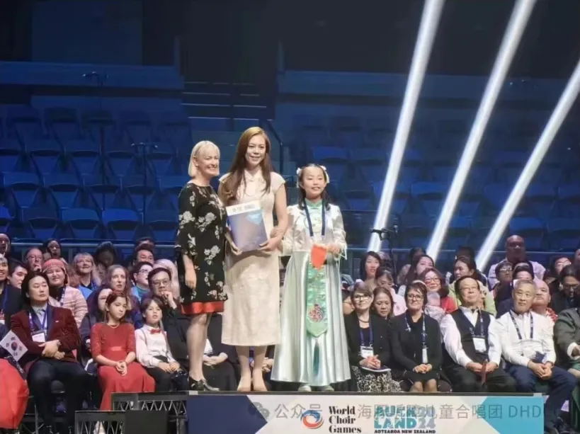 AG旗舰厅官网助力“小海豚们”唱响世界